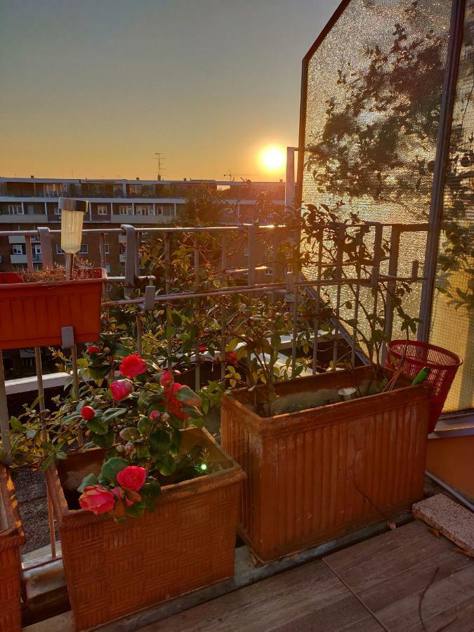 Exclusive Rooftop Apartment With Large Terrace In Solari/Tortona Milan Bagian luar foto