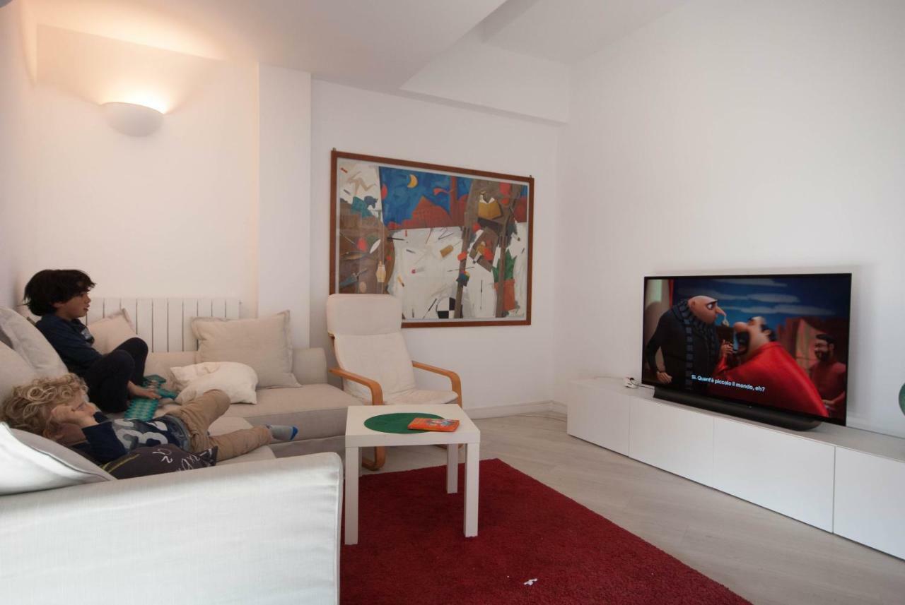 Exclusive Rooftop Apartment With Large Terrace In Solari/Tortona Milan Bagian luar foto